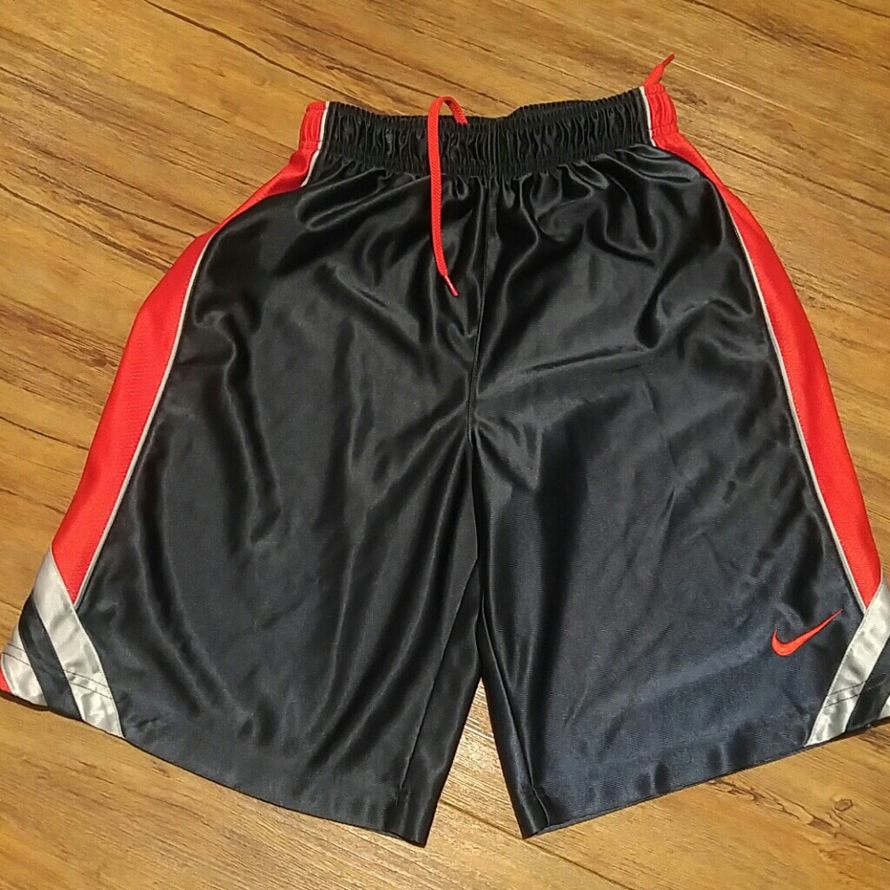 Nike shorts - Picture 2 of 5